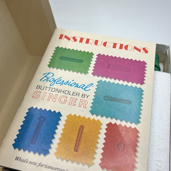 Singer Professional Buttonholder - Picture 4 of 5